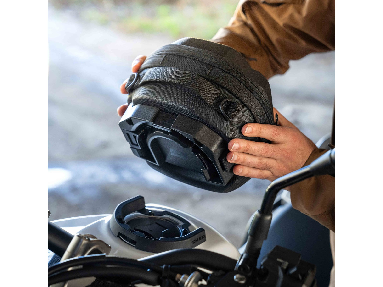 SHAD Motorcycle Click System Expandable Tank Bag E03CLP