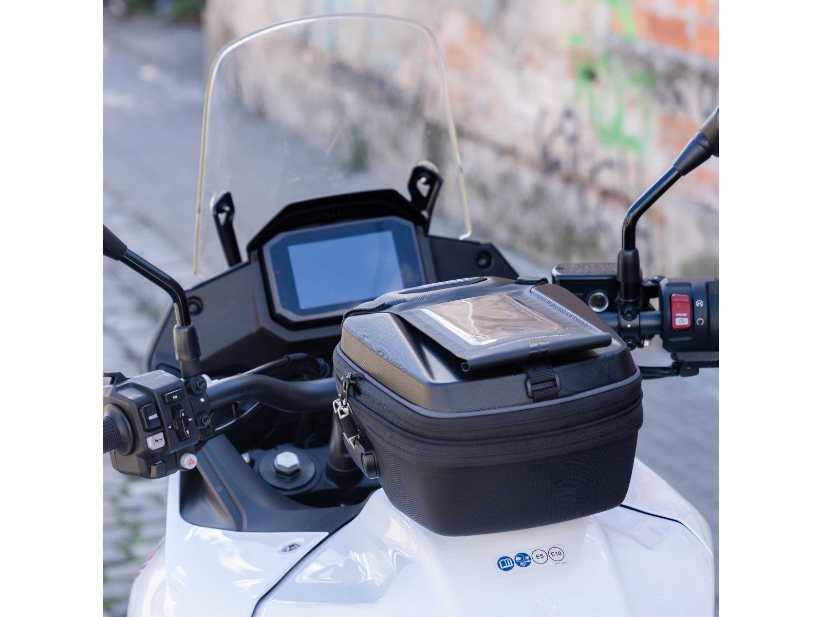 SHAD Motorcycle Click System Expandable Tank Bag E09CLP