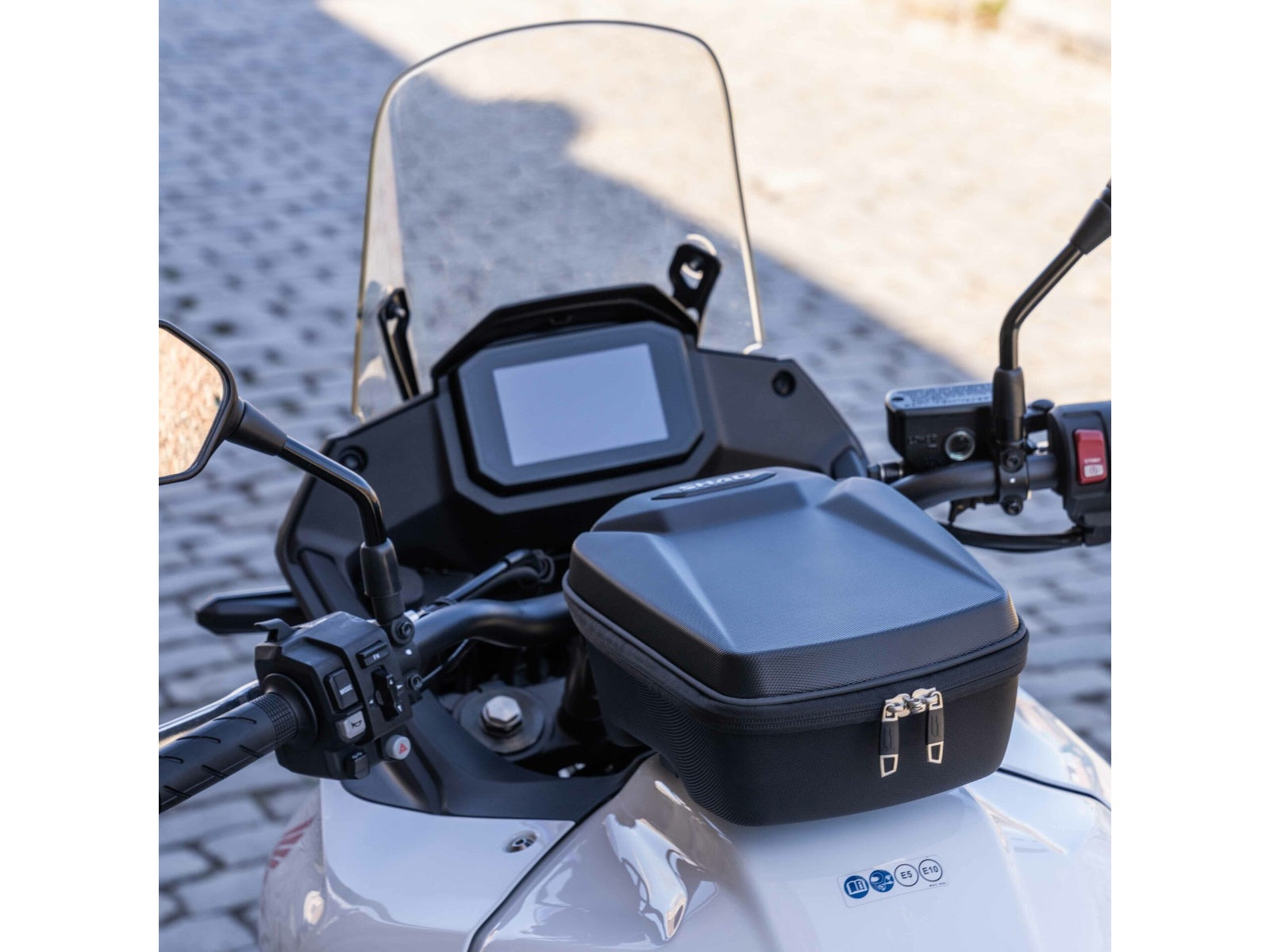 SHAD Motorcycle Click System Tank Bag E09CM