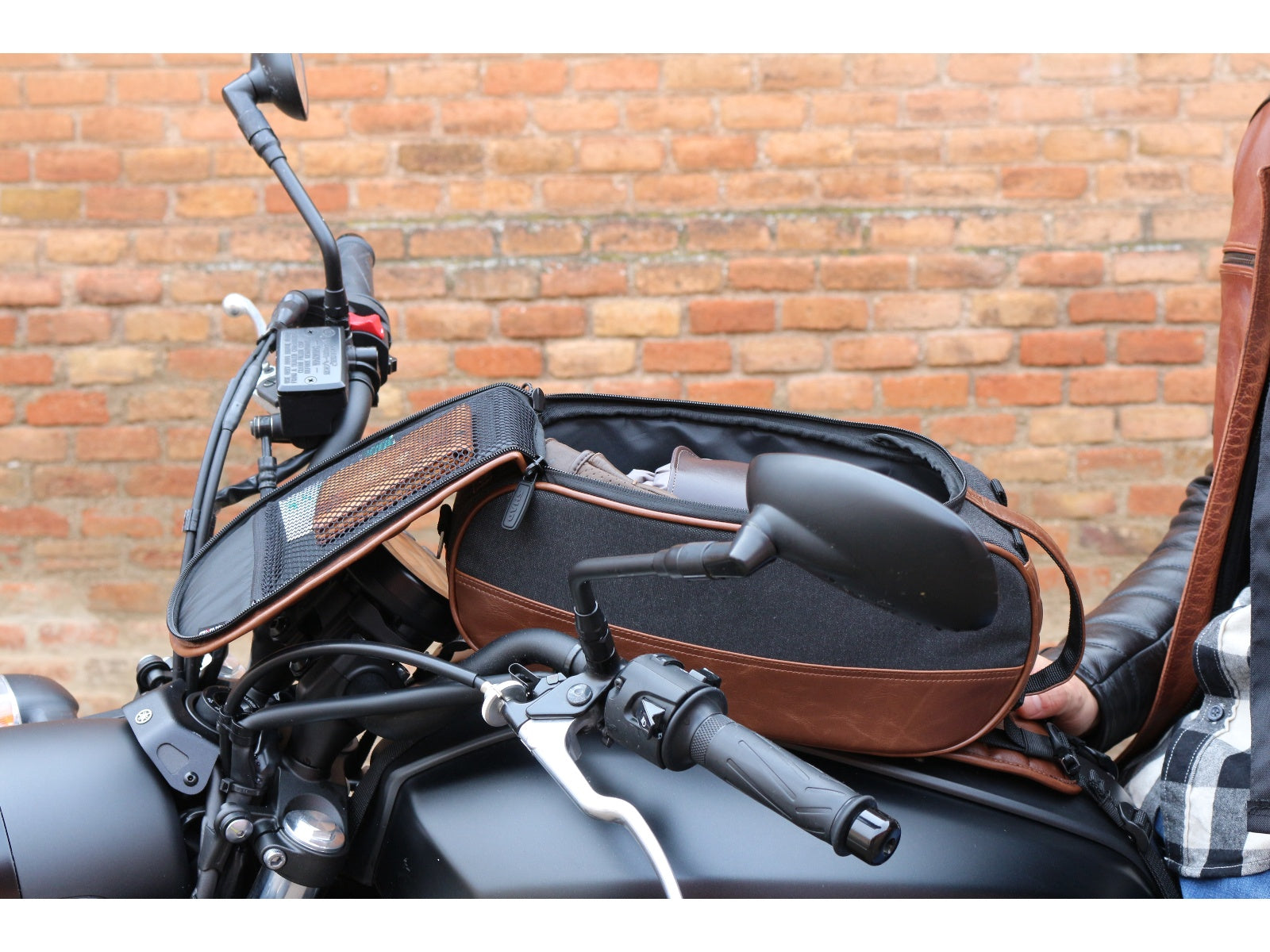SHAD Motorcycle SR18 Cafe Racer Style Tank Bag