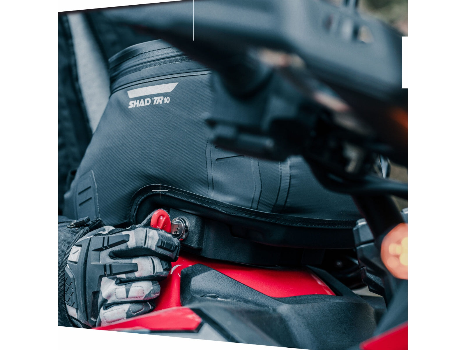 SHAD Motorcycle Click System Tank Bag TR10CL