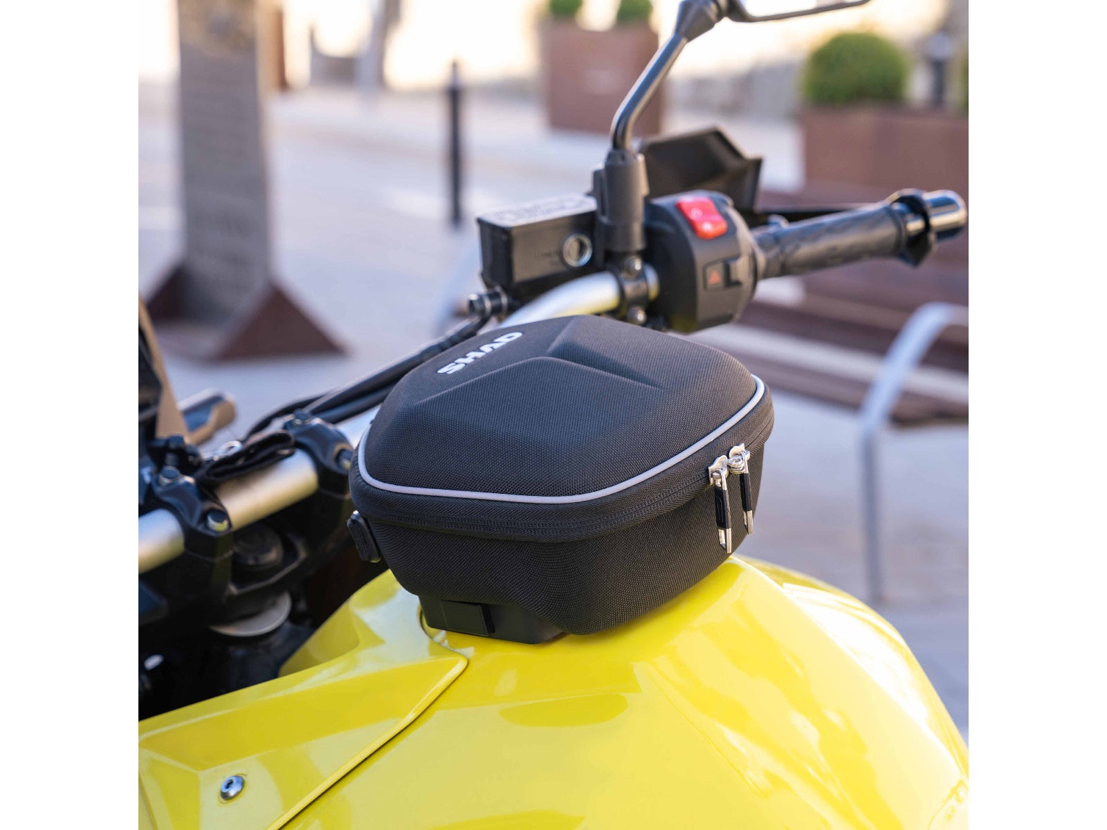 SHAD Motorcycle Click System Tank Bag E02C